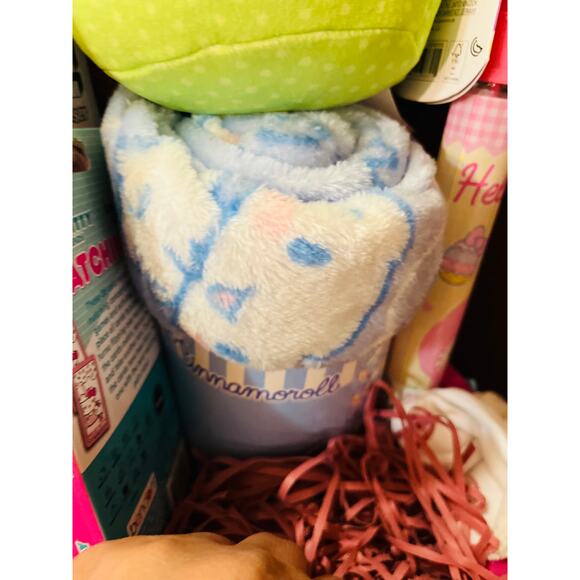 Cinnamoroll Easter bundle  two 4050 throws hello happy and Bounce and Roll - Picture 2 of 6